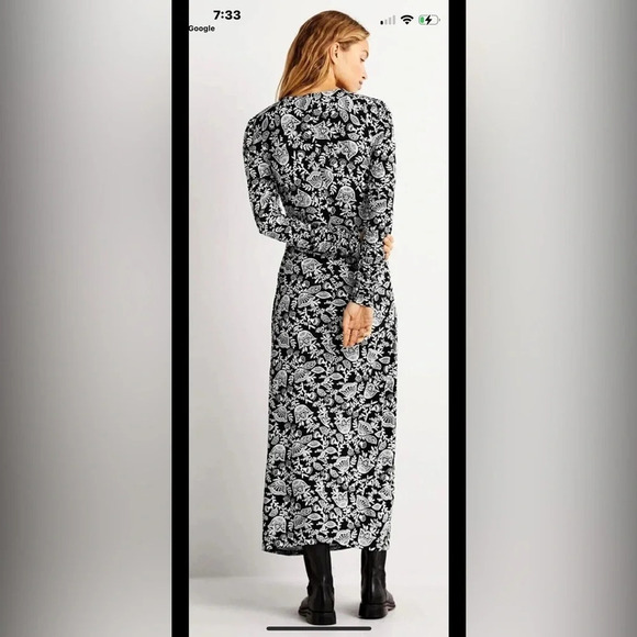 Boden Ruched Jersey
Midi Dress
• Color/pattern: black and ivory, tulip vine - Picture 2 of 9